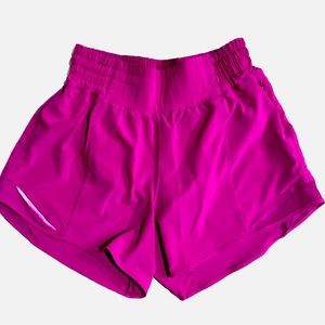 Lululemon Hotty Hot High-Rised Shorts 4”